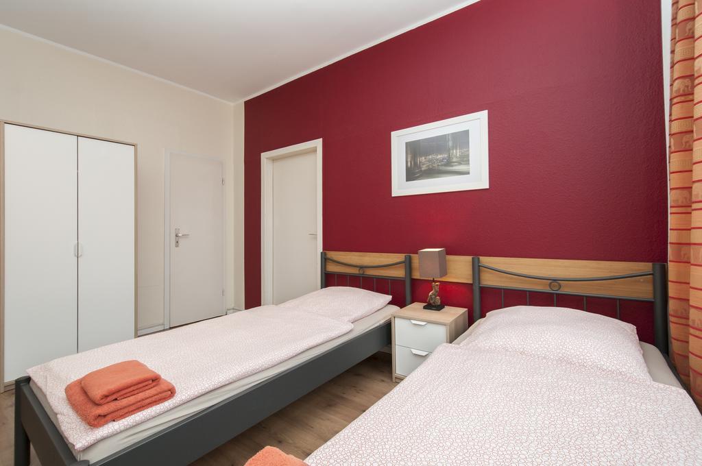 City-Appartements Nordkanalstrasse - Monteurunterkunft Hamburgo Quarto foto